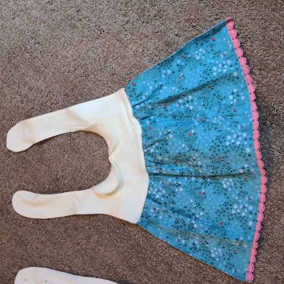 2 Waterproof Decorative bibs - Picture 3 of 5